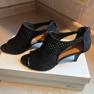 Style & Co Women’s shoes Sz 9.5